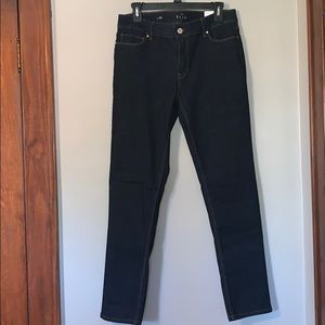 White House Black Market The Slim Jeans 8 NWT